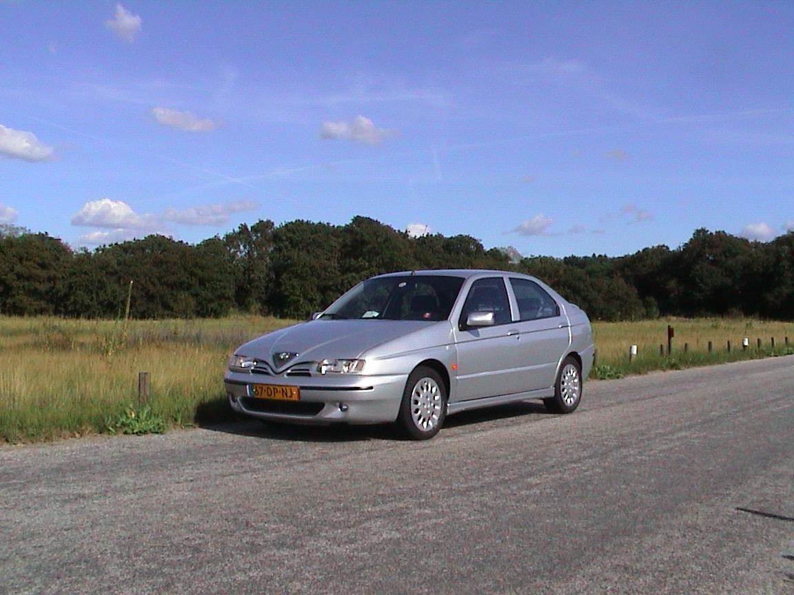 Photos: Car: Alfa Romeo 146 1.9 JTD (pictures, images)