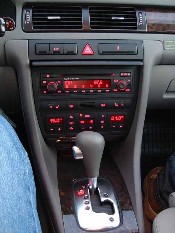 Photos: Car: Audi A4 Avant 2.4 (pictures, images)
