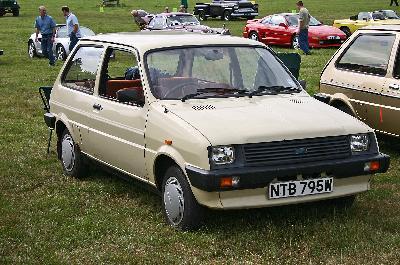 Photos: Car: Austin Mini Metro 1.0 HLE (pictures, images)