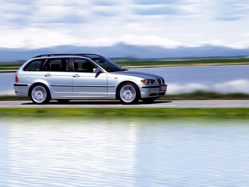 Photos: Car: BMW 330d Touring (pictures, images)