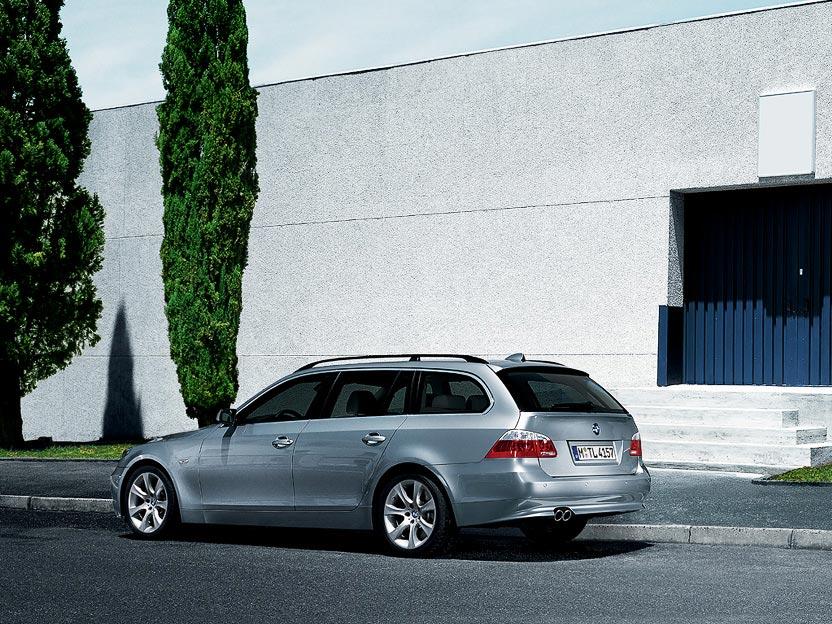 Photos: Car: BMW 525i Touring (pictures, images)