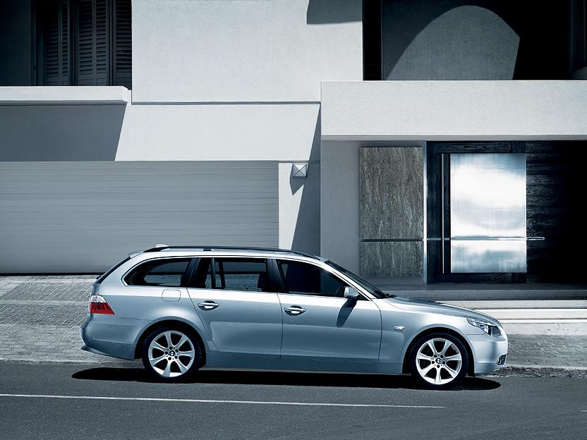 Photos: Car: BMW 530i Touring (pictures, images)