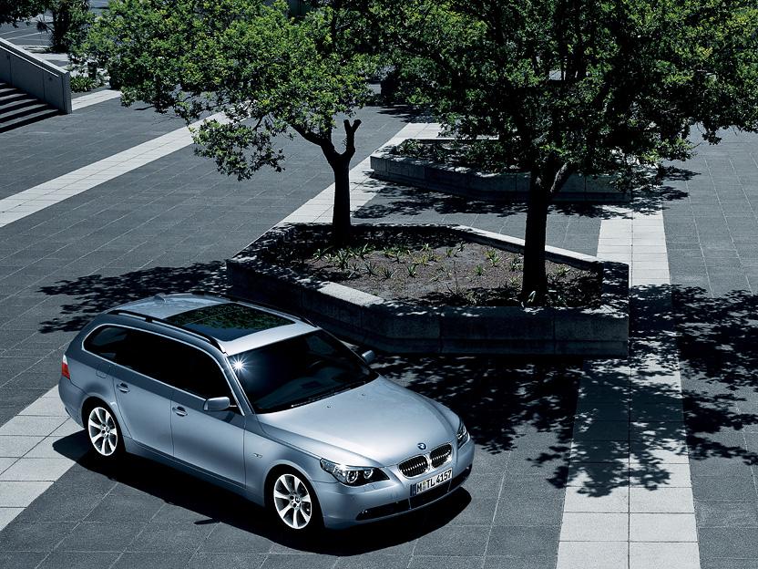 Photos: Car: BMW 530xi Touring (pictures, images)