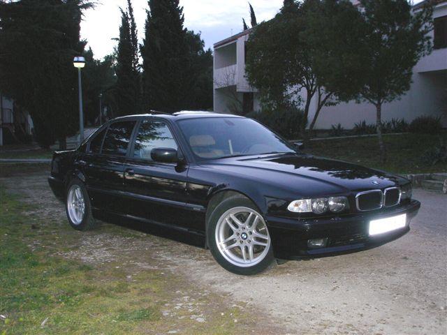 Photos: Car: BMW 730 (pictures, images)