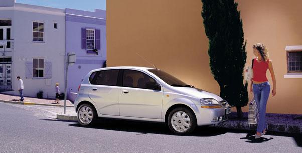 Photos: Car: Chevrolet Aveo 1.5 LS Hatch (pictures, images)