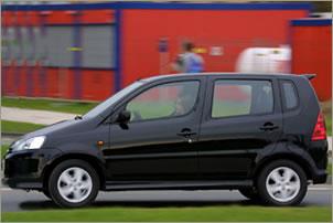 Photos: Car: Daihatsu YRV 1.3 Plus (pictures, images)