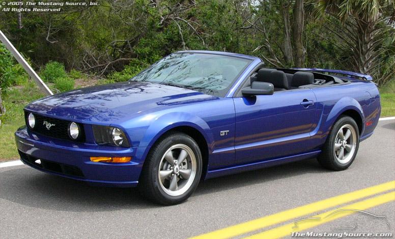 Photos: Car: Ford Mustang GT Premium Coupe (pictures, images)