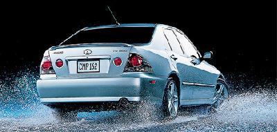 Photos: Car: Lexus IS 200 (pictures, images)