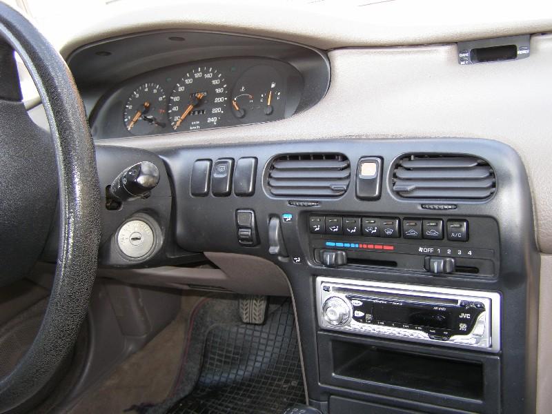 Photos: Car: Mazda 626 2.0i 4WD (pictures, images)