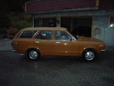Photos: Car: Mazda 818 Estate (pictures, images)