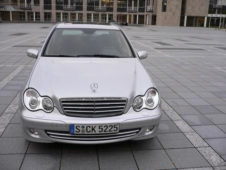 Photos: Car: Mercedes-Benz C 220 (pictures, images)
