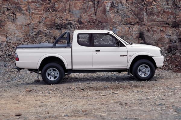 Photos: Car: Mitsubishi Colt 3000i ClubCab (pictures, images)