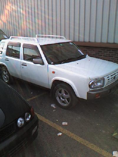 Photos: Car: Nissan Rasheen (pictures, images)