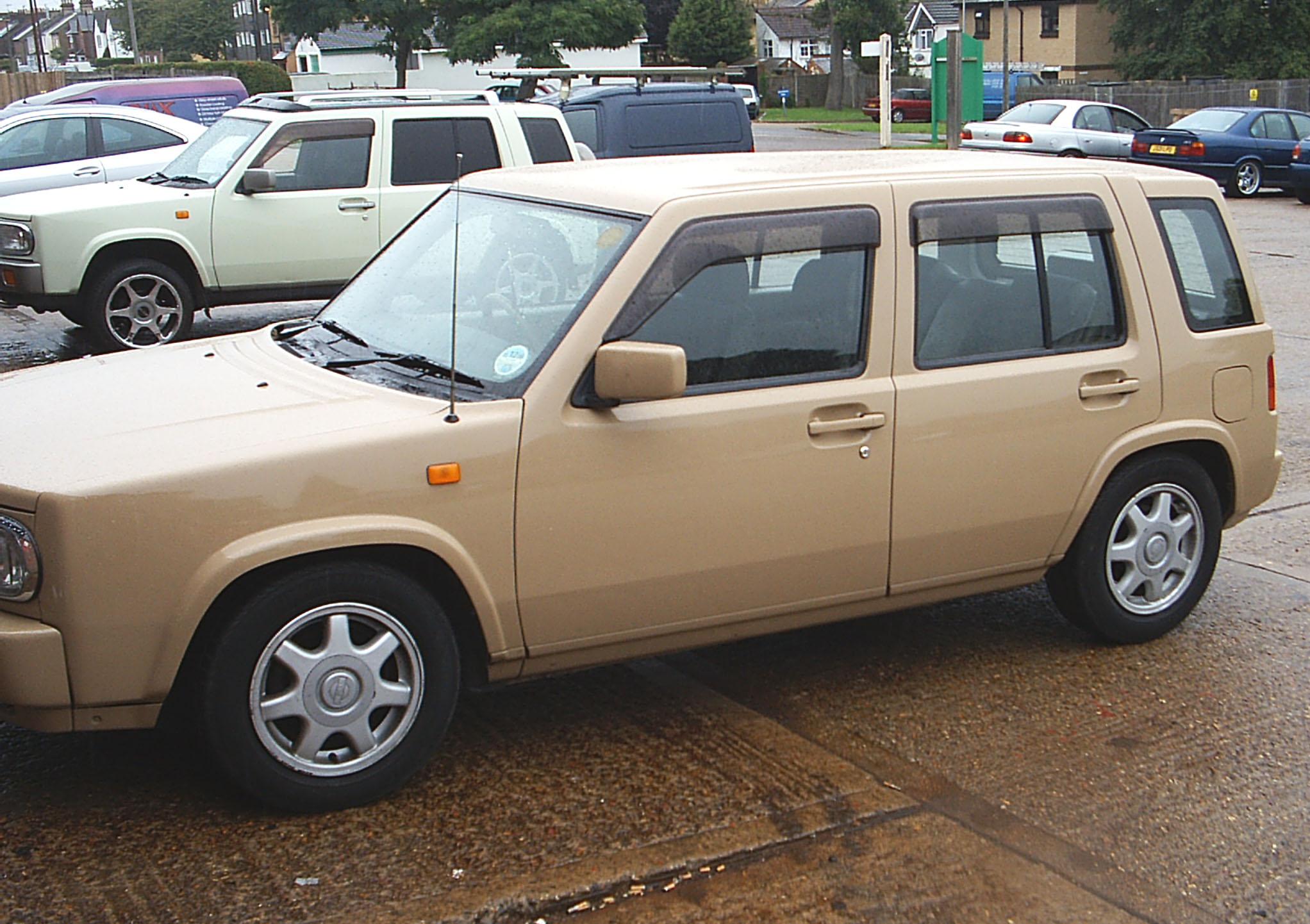 Photos: Car: Nissan Rasheen (pictures, images)