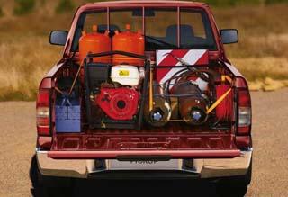 Photos: Car: Nissan Titan Crew Cab LE 4WD (pictures, images)