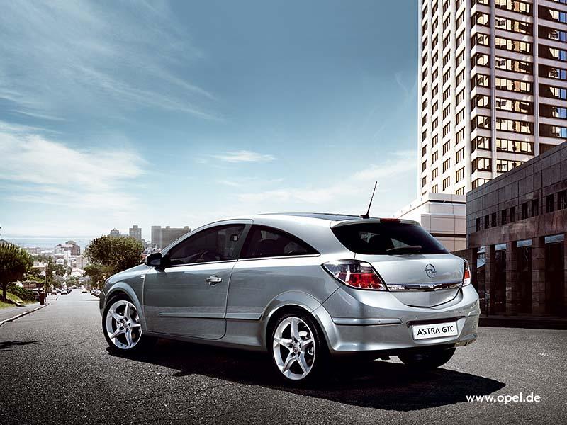 Photos: Car: Opel Astra 2.0 DTI (pictures, images)
