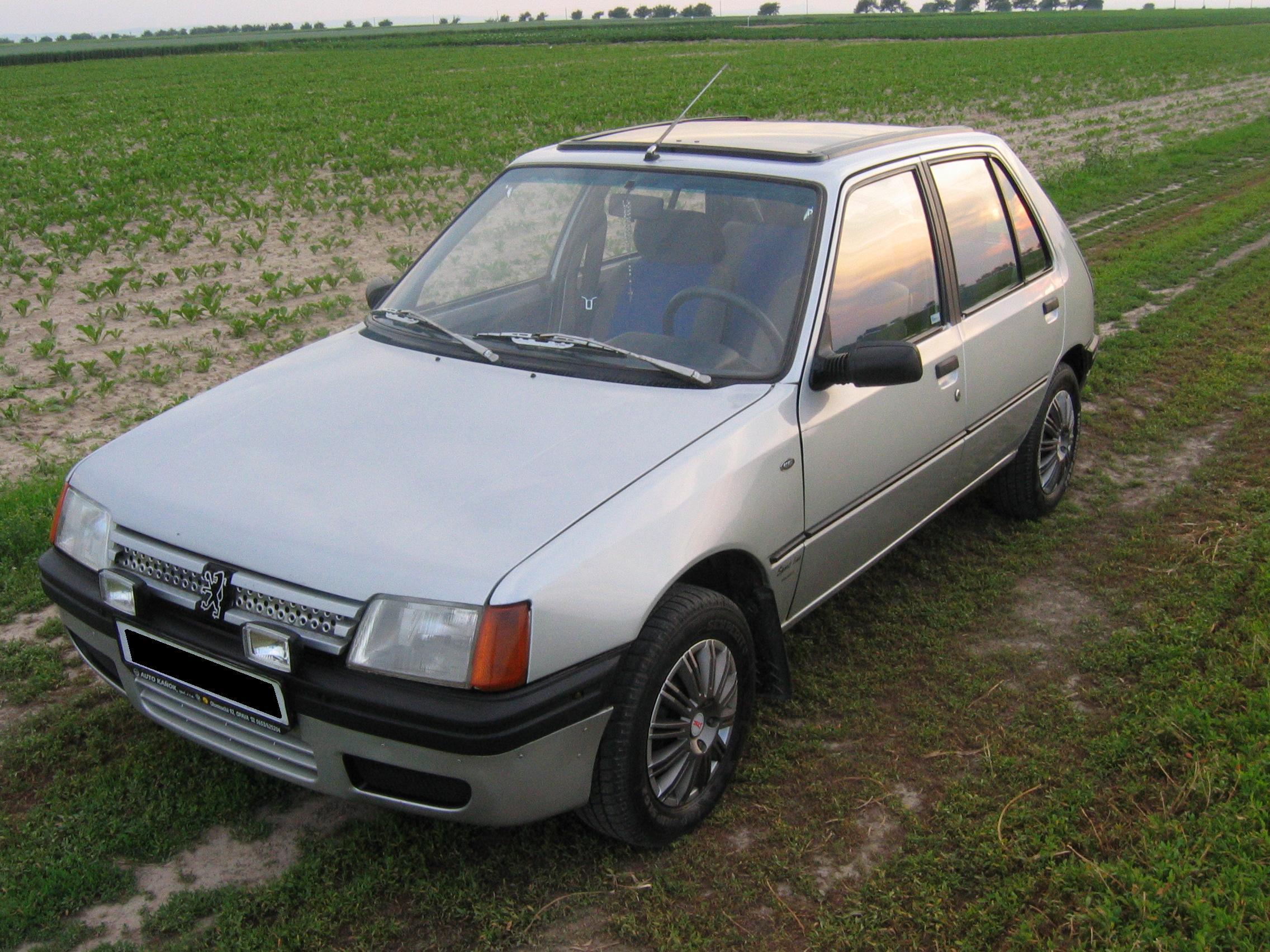 Photos: Car: Peugeot 205 1.8 D (pictures, images)