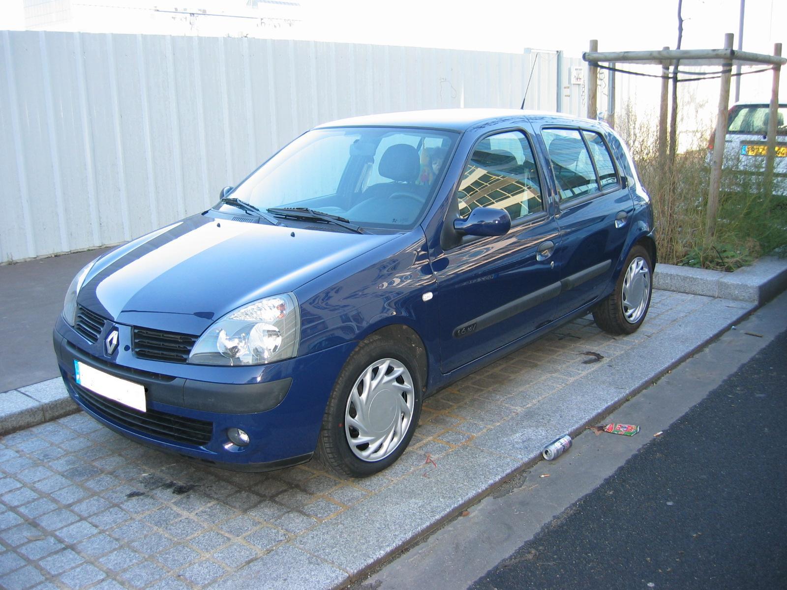 Photos: Car: Renault Clio 1.6 Dynamique (pictures, images)