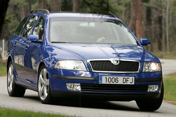 Photos: Car: Skoda Octavia 2.0 Combi (pictures, images)