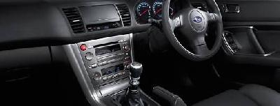 Photos: Car: Subaru Legacy 3.0 Combi (pictures, images)