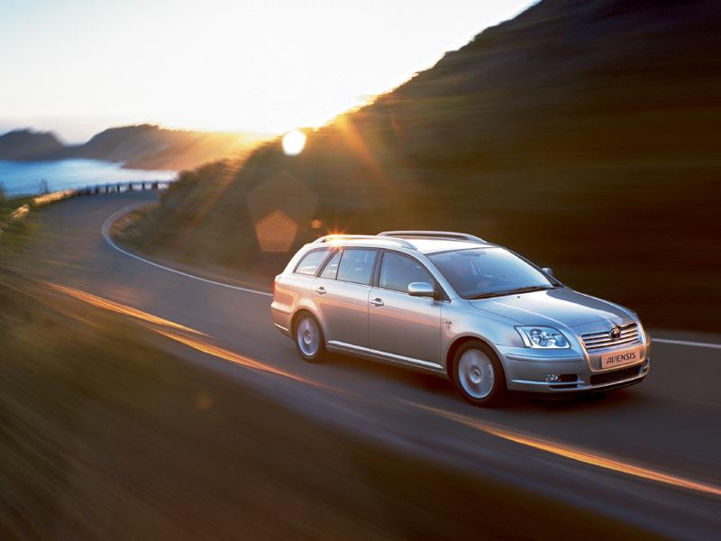 Photos: Car: Toyota Avensis 2.4 WT-i Executive (pictures, images)