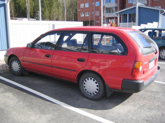 Photos: Car: Toyota Corolla 2.0 Station Wagon (pictures, images)