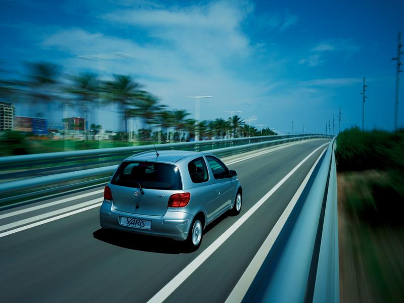 Photos: Car: Toyota Yaris 1.0 Eco (pictures, images)