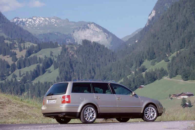 Photos: Car: Volkswagen Passat 4.0 W8 4Motion Variant (pictures, images)
