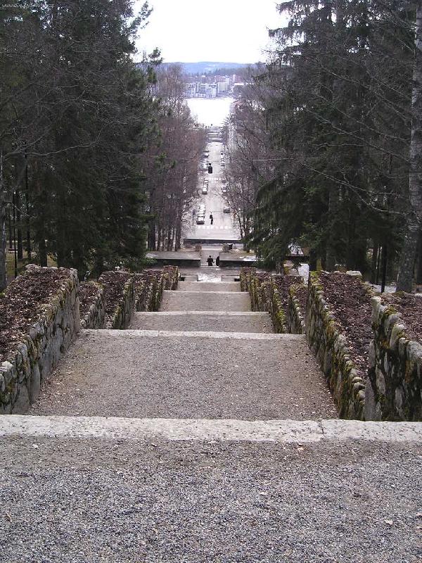 Photo: Schody k jezeru-zaj�mav� pohled z parku a� k jezeru ve finsk�m m�st� Jyv�skyl�