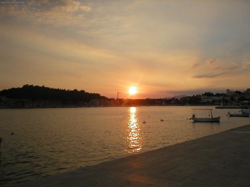 Photo: Večer v Baška Vodě-při dovolené v Chorvatsku vyfocen západ slunce